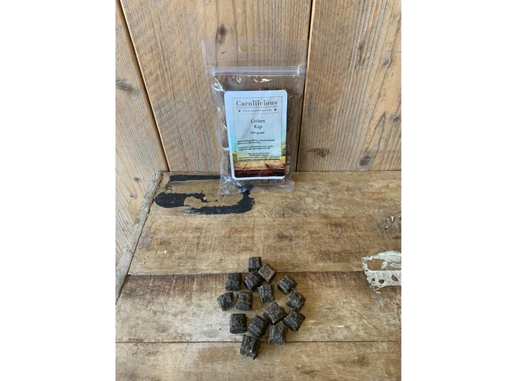 Carnilicious Cubes Kip 100 gram.jpg