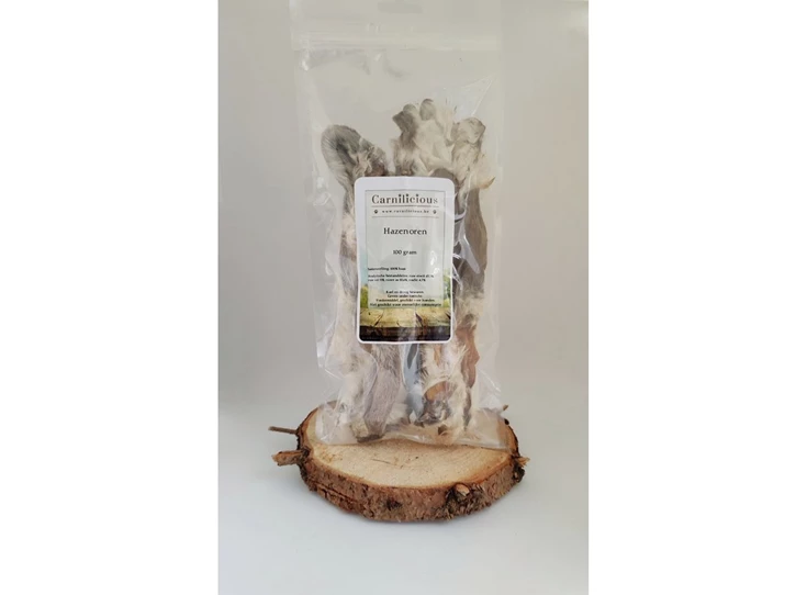 Carnilicious Hazenoren met haar 100 gram.jpg
