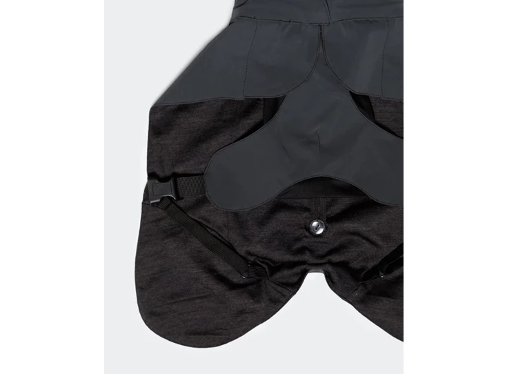 RainJacket_darkgrey_04.jpeg